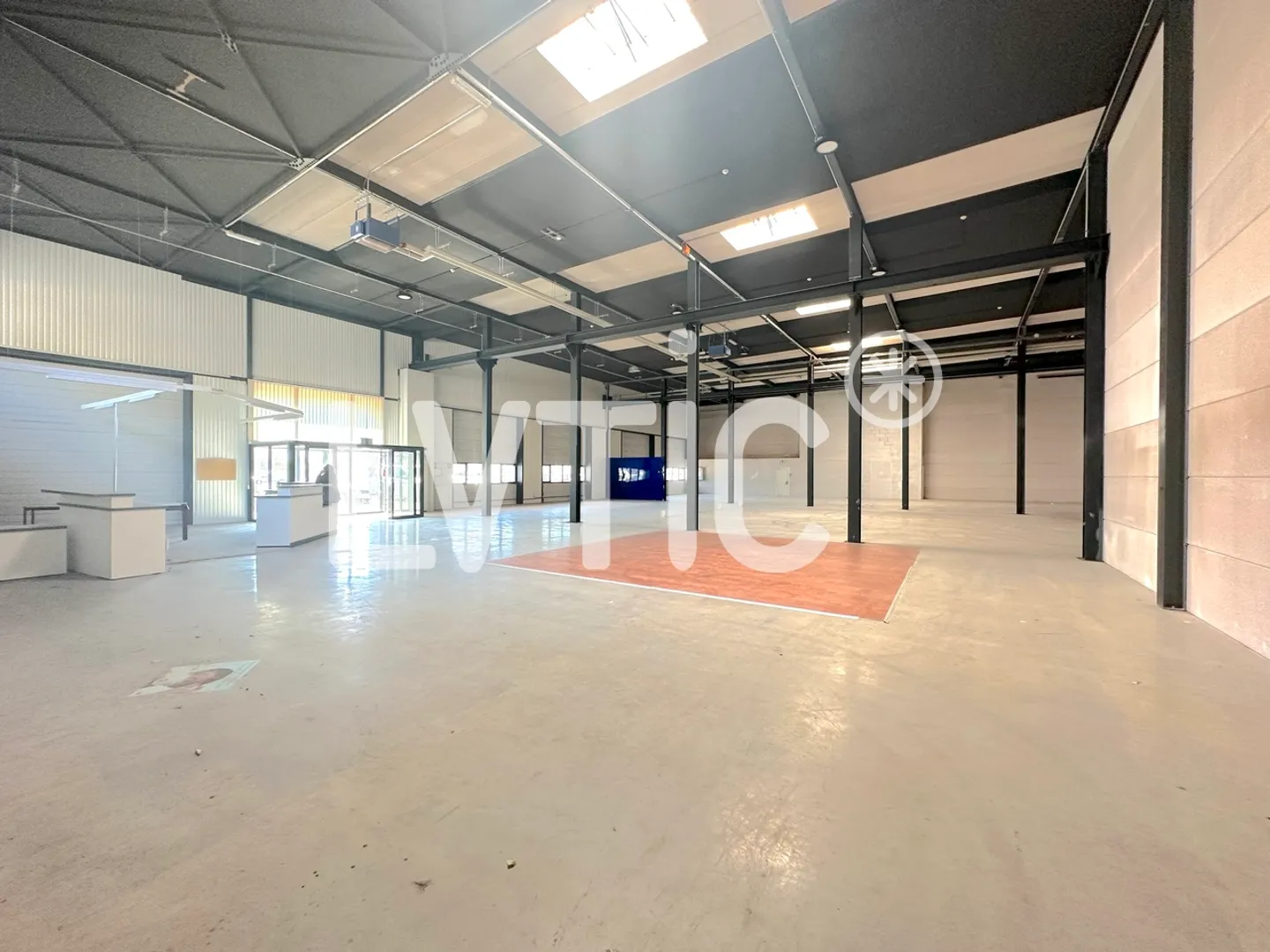 Capannone industriale di 1010 m2 divisibili in affitto a Villeneuve - Foto 4 di 6