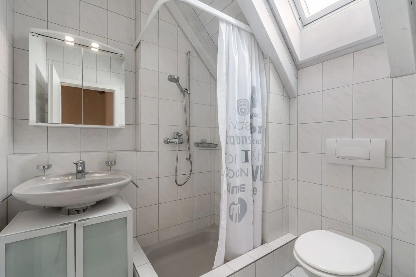 Vivere spazioso su quattro piani - Foto 10 di 12