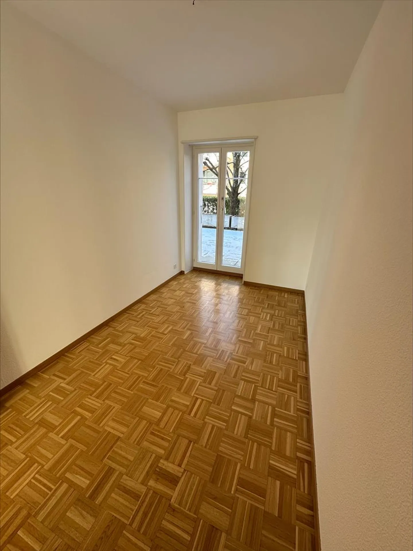 Schönes renoviertes 4.0-Zimmer-Apartment in Corcelles - Foto 5 von 11