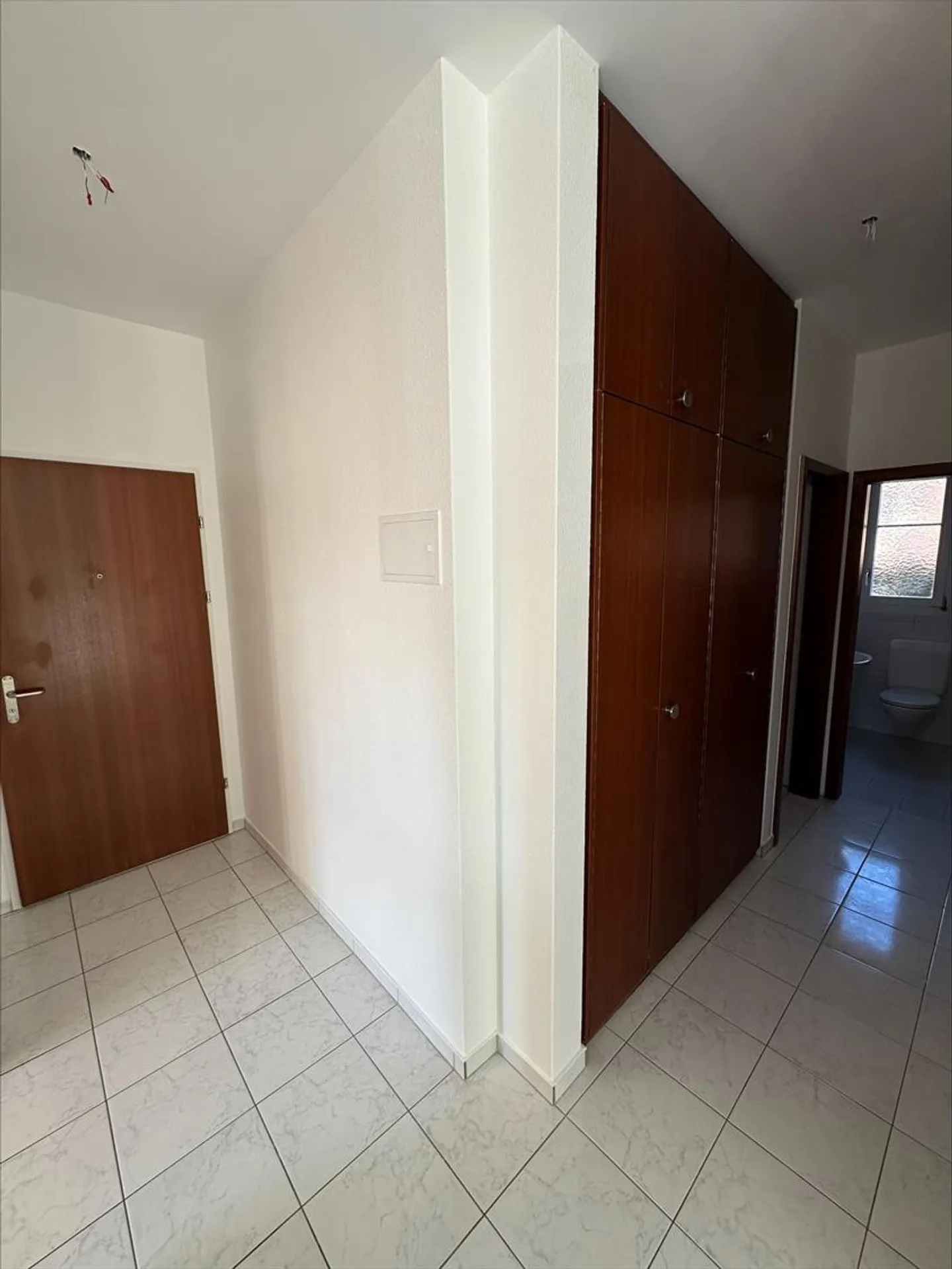 Schönes renoviertes 4.0-Zimmer-Apartment in Corcelles - Foto 10 von 11