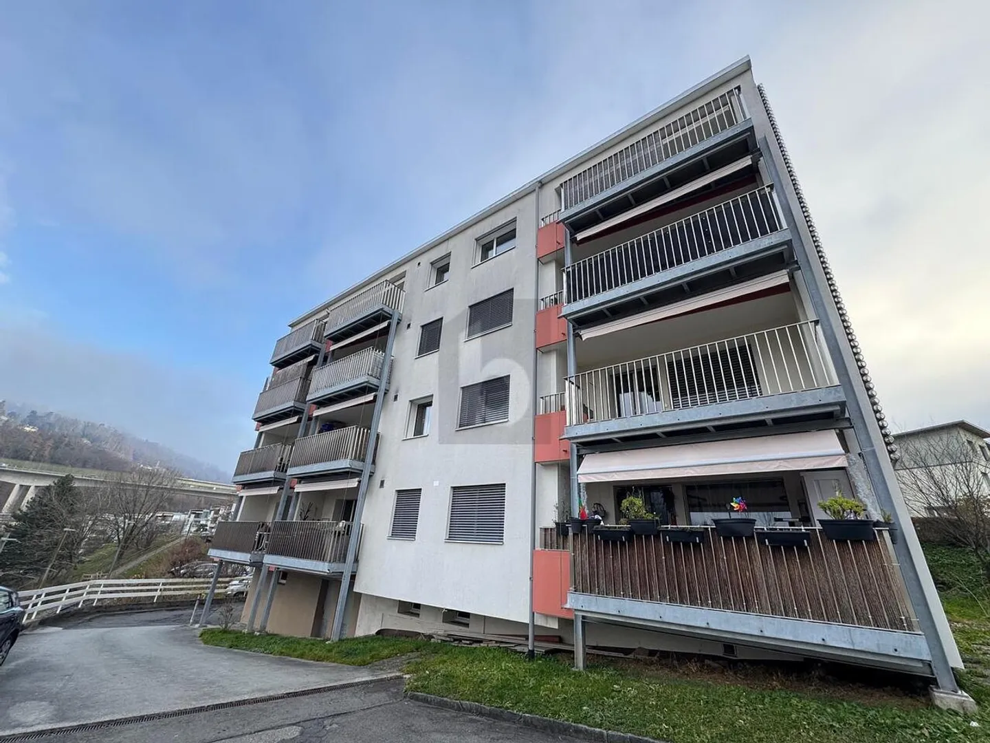 ELEGANT COMFORT IN THE CITY CENTER - Photo 2 of 6