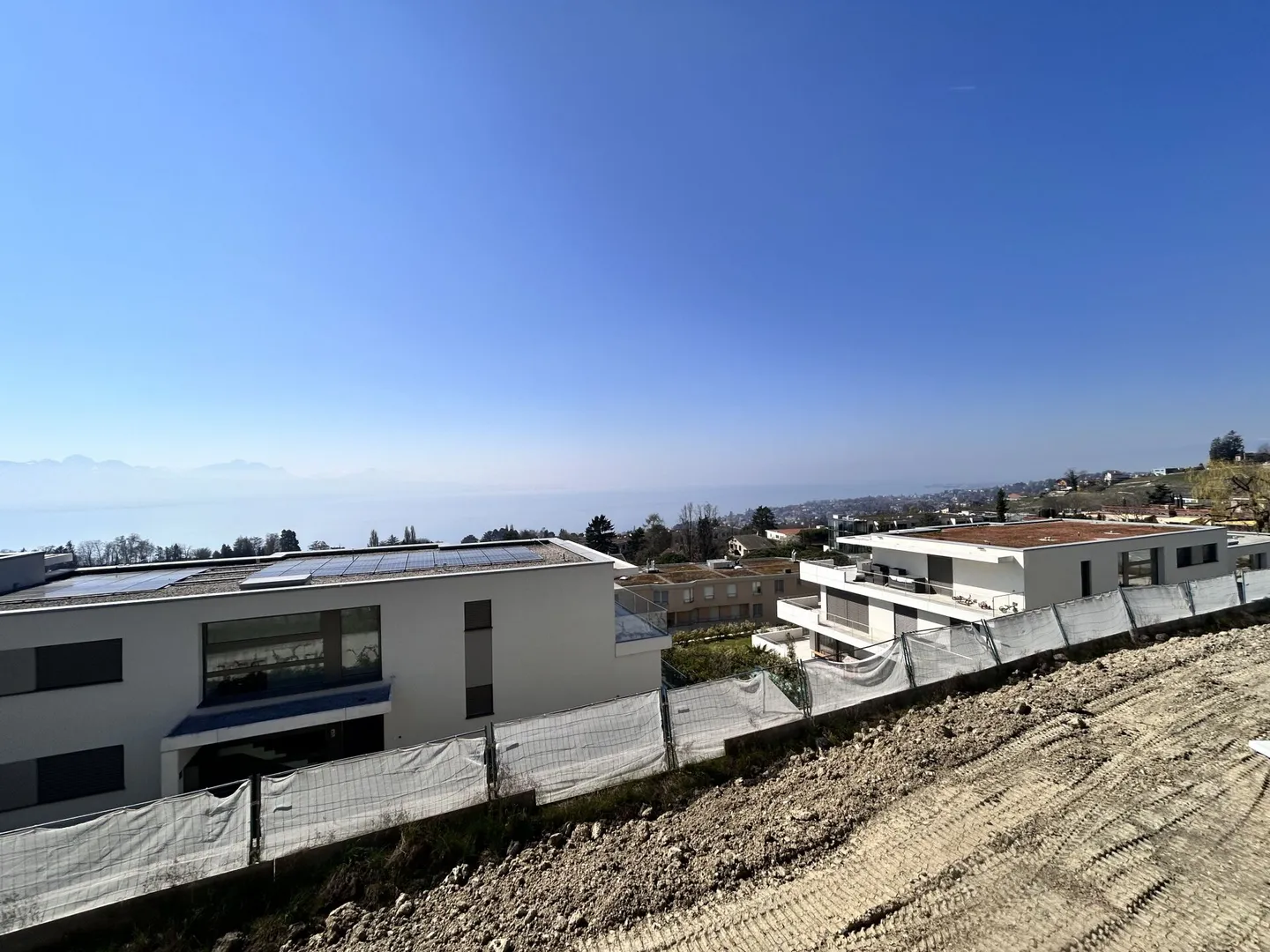 Stunning Villa with Lake View - Photo 3 of 5