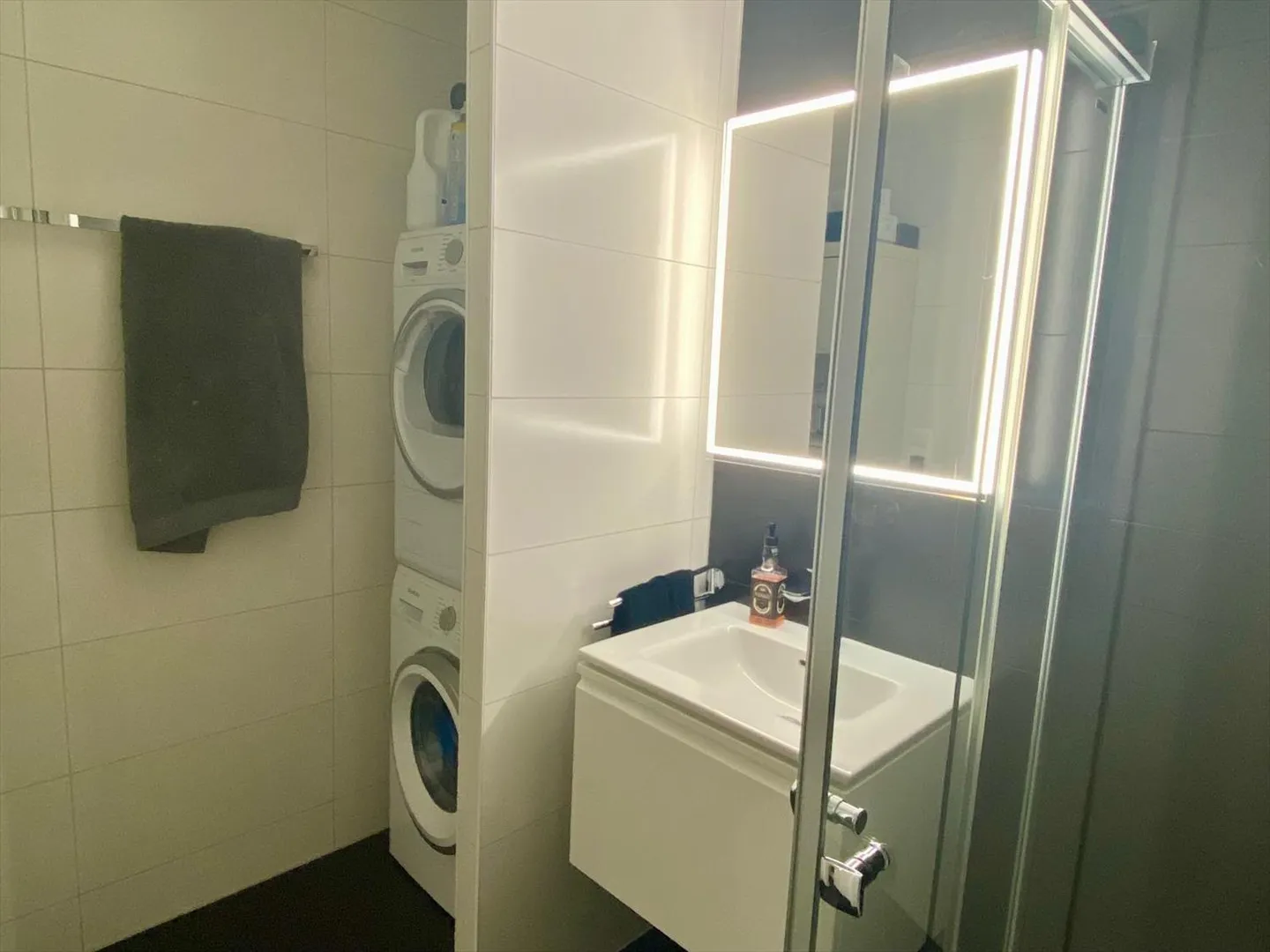 Appartamento moderno, luminoso e spazioso - Foto 9 di 9