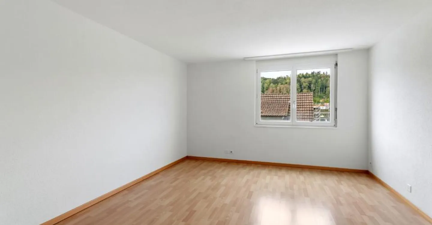 Privacy, plenty of outdoor space and a beautiful view - Photo 6 of 9
