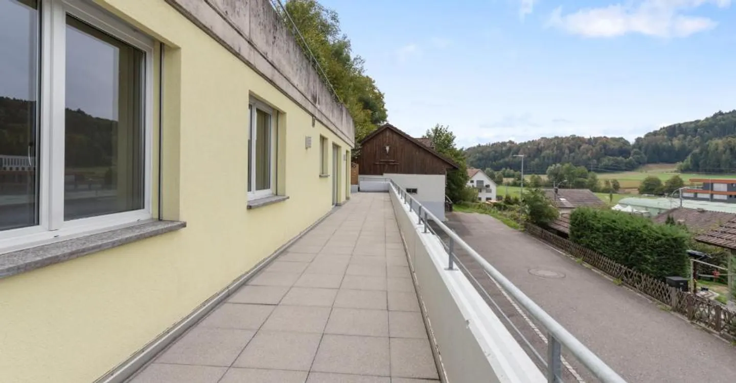 Privacy, plenty of outdoor space and a beautiful view - Photo 9 of 9