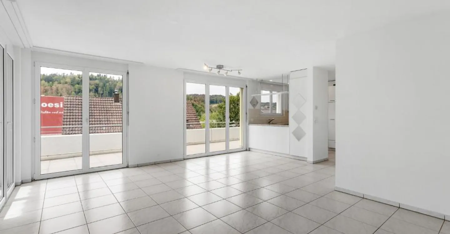 Privacy, plenty of outdoor space and a beautiful view - Photo 2 of 9