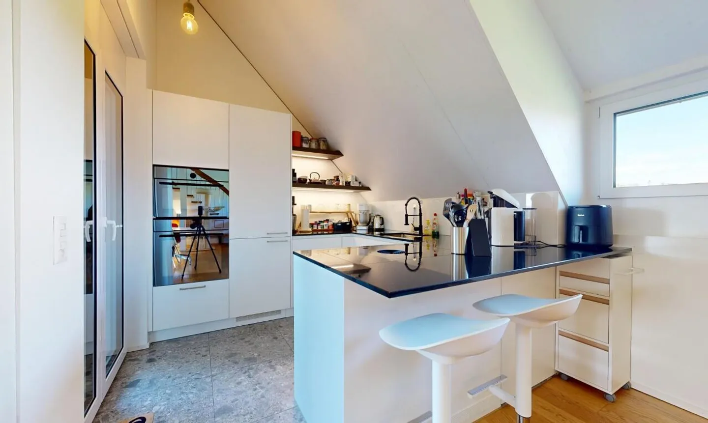 First-class 3.5-room maisonette penthouse - Photo 4 of 11