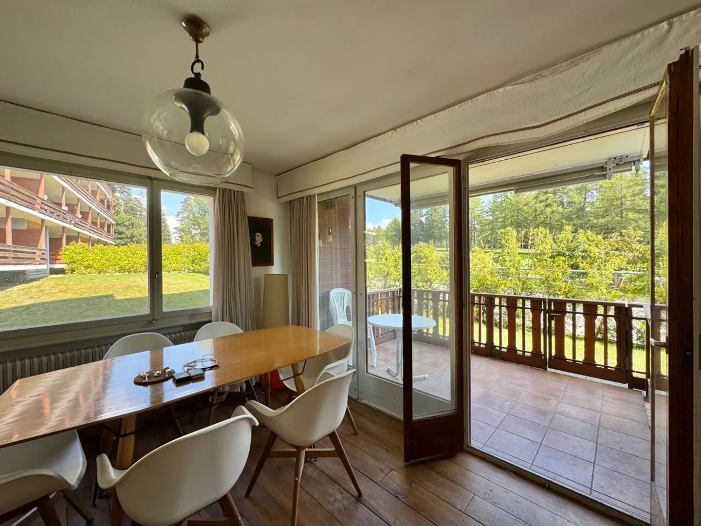 Appartement 4.5 pièces en bordure du terrain de golf (Lärchen) - Emplacement privilégié - Photo 6 sur 13