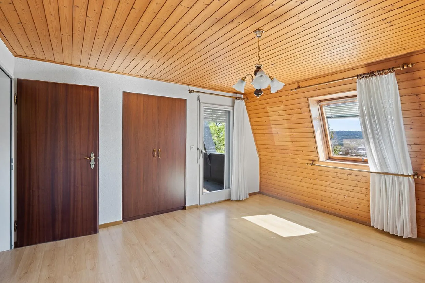 Charmantes Familienhaus mit Aussicht - Foto 12 von 13