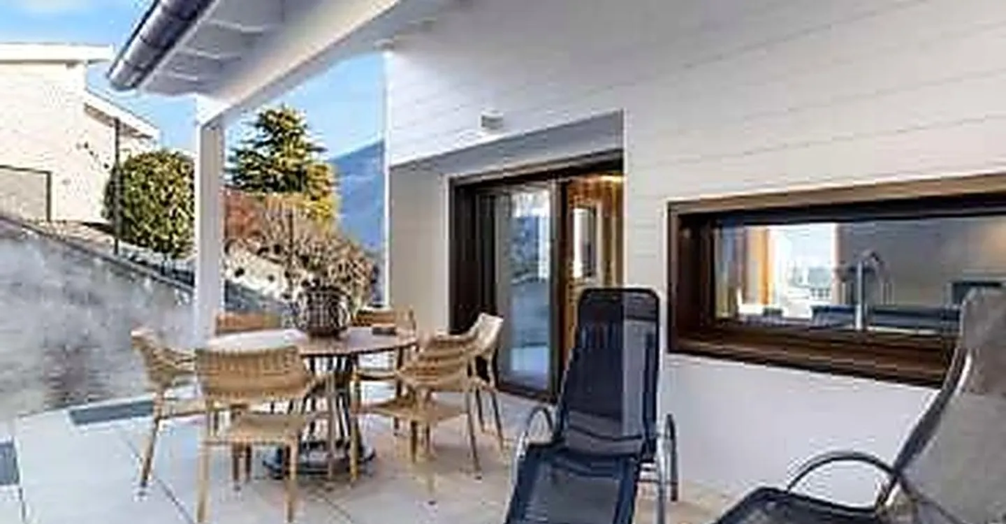 Multi-family Individual Building + Adjacent Corner House - 4.04% net yield - Photo 5 of 25