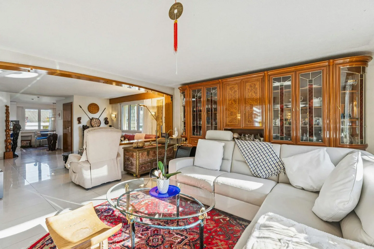 5.5-Zimmer-Einfamilienhaus mit Doppelgarage und Ausbaupotential - Foto 5 von 13