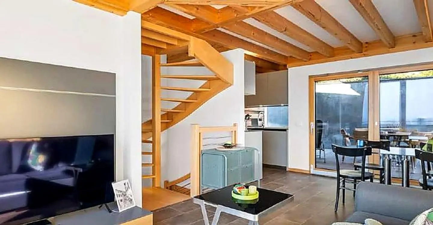 Multi-family Individual Building + Adjacent Corner House - 4.04% net yield - Photo 12 of 25