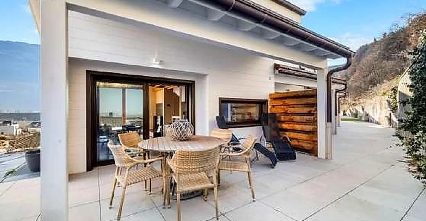 Multi-family Individual Building + Adjacent Corner House - 4.04% net yield - Photo 10 of 25