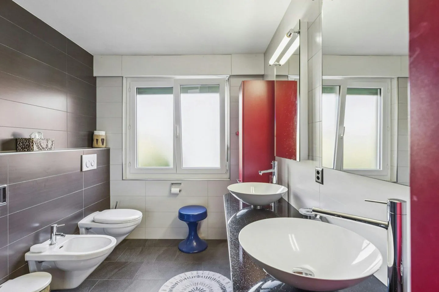 5.5-Zimmer-Einfamilienhaus mit Doppelgarage und Ausbaupotential - Foto 7 von 13