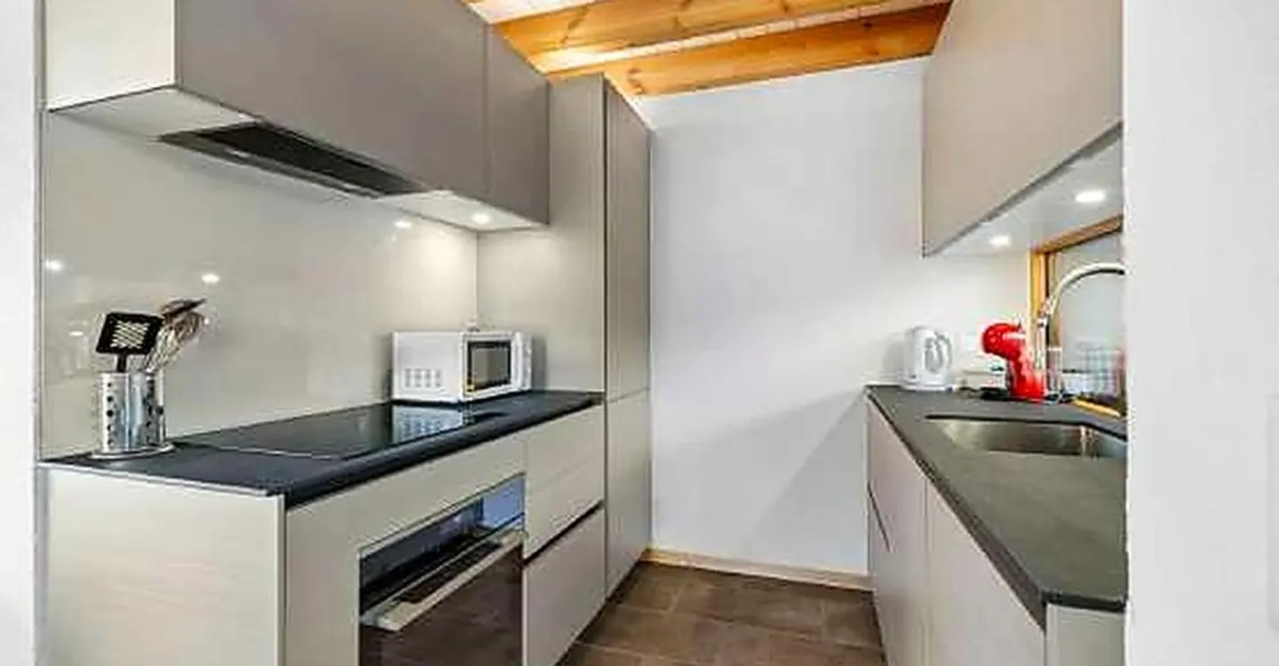 Multi-family Individual Building + Adjacent Corner House - 4.04% net yield - Photo 15 of 25