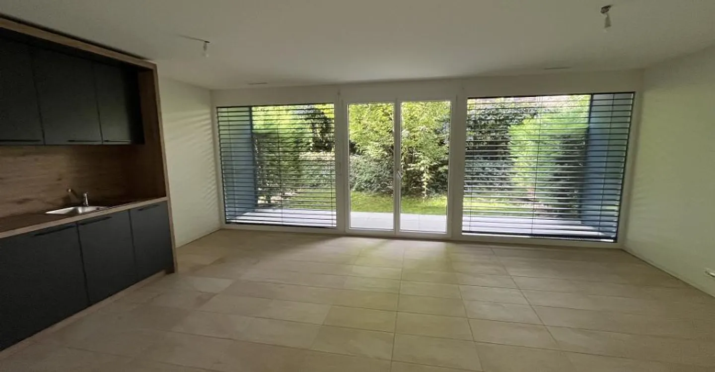 Studio moderne au rez-de-chaussée - Photo 3 sur 8