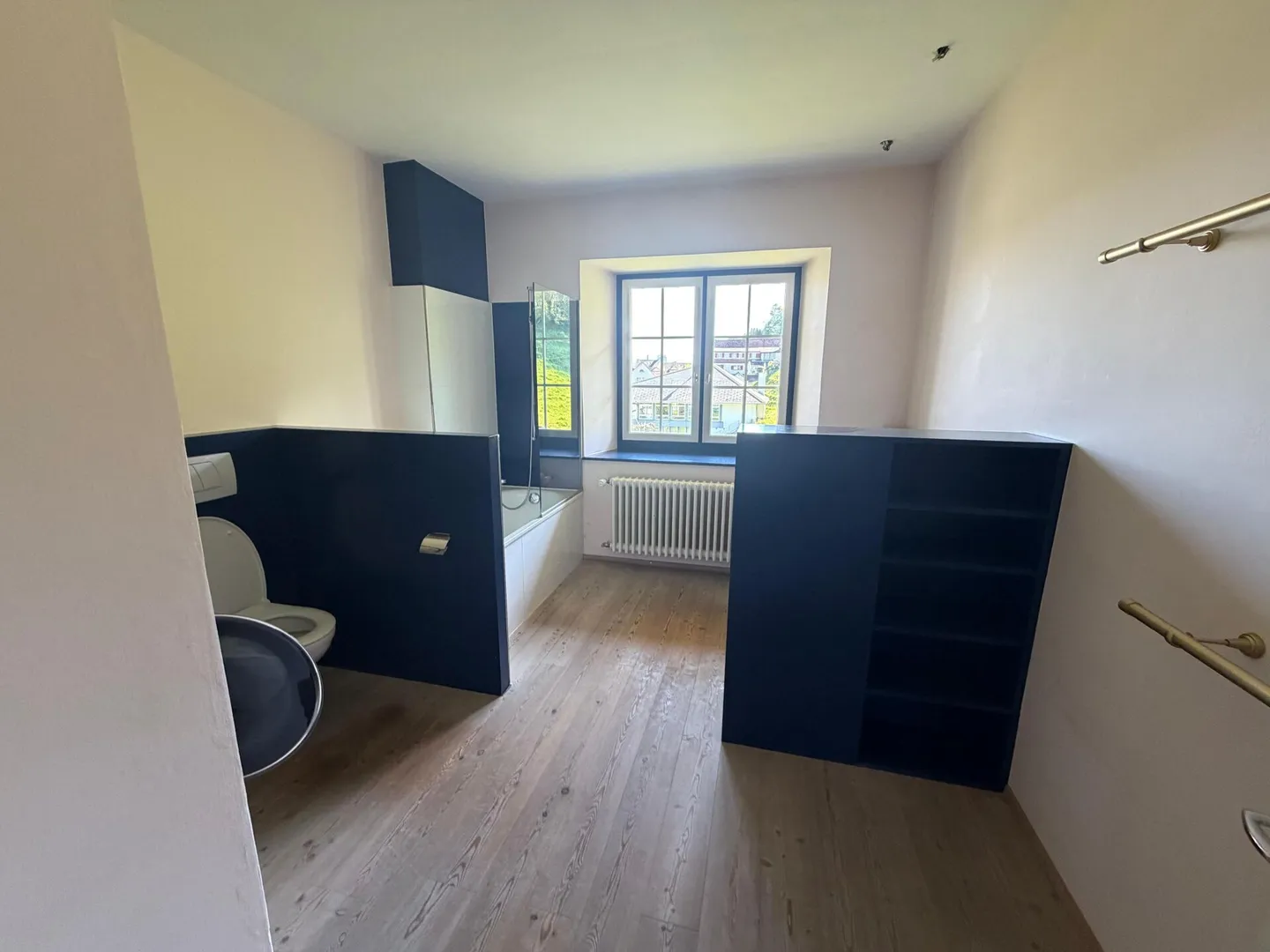 Appartamento unico di 7 stanze - Foto 4 di 8