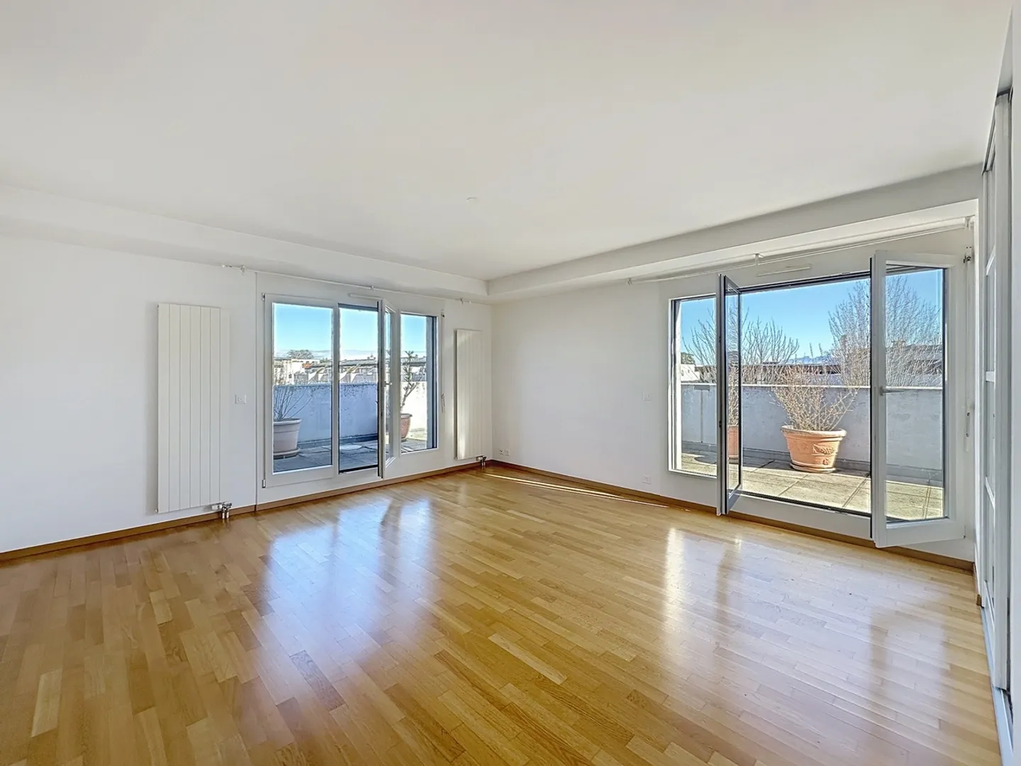 Penthouse-Wohnung ohne direkte Nachbarn mit Terrasse - Foto 3 von 10