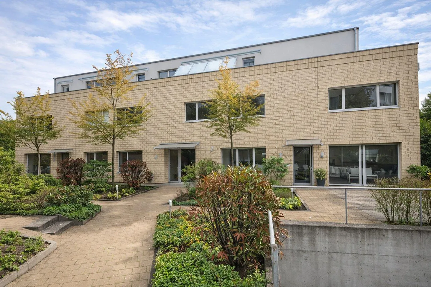 Geräumige 4.5-Zimmer-Wohnung mit Wintergarten in Bottmingen - Photo 1 sur 13