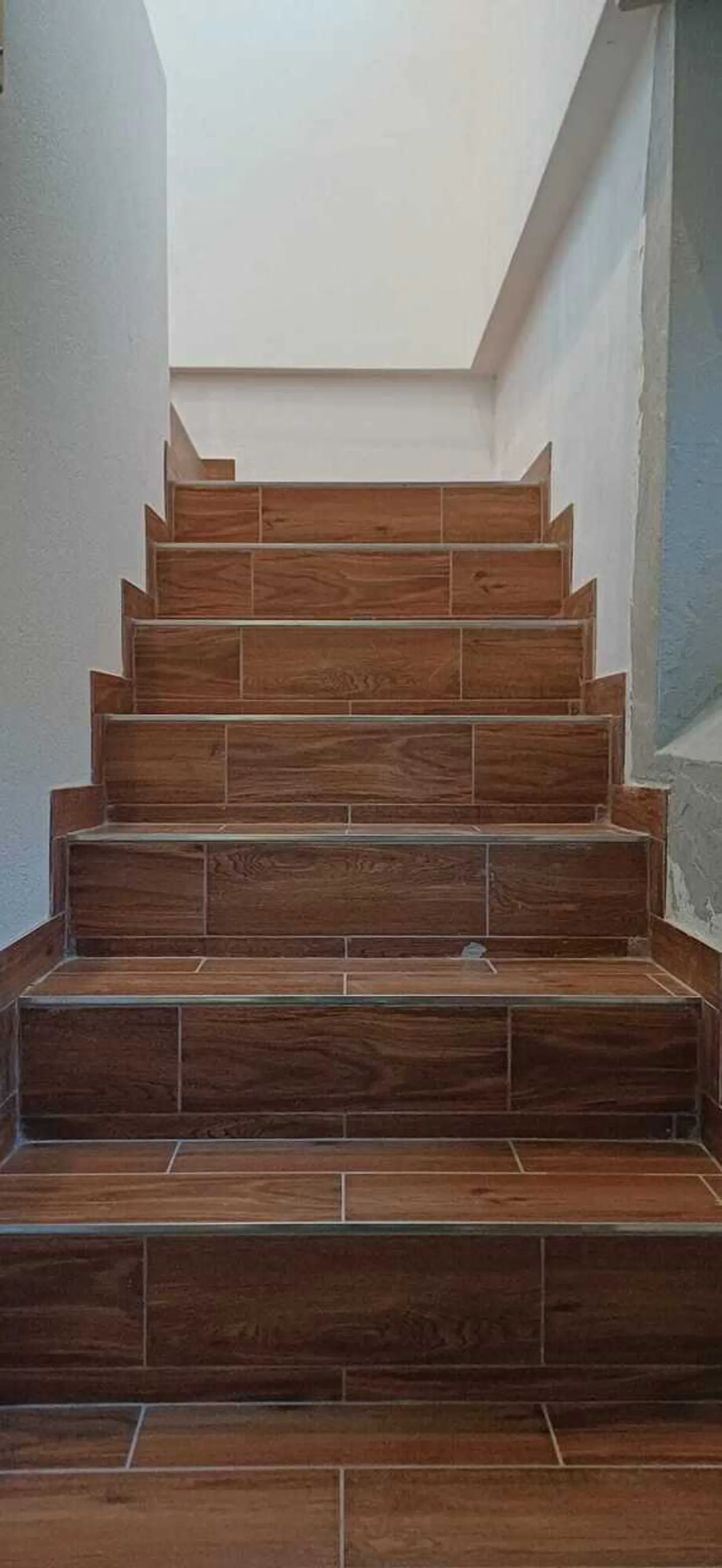 Moderne 4.5-Zimmer-Wohnung in einem vollständig renovierten Gebäude zum Verkauf - Foto 7 di 13