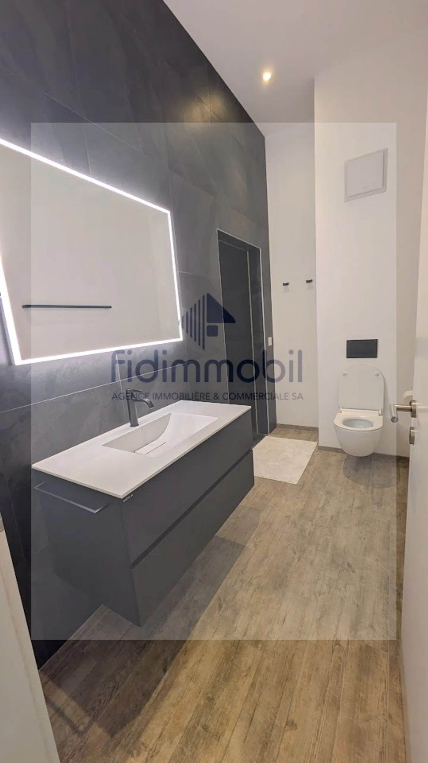 Magnifico appartamento di 152 m2 con bella altezza del soffitto - Foto 8 di 11