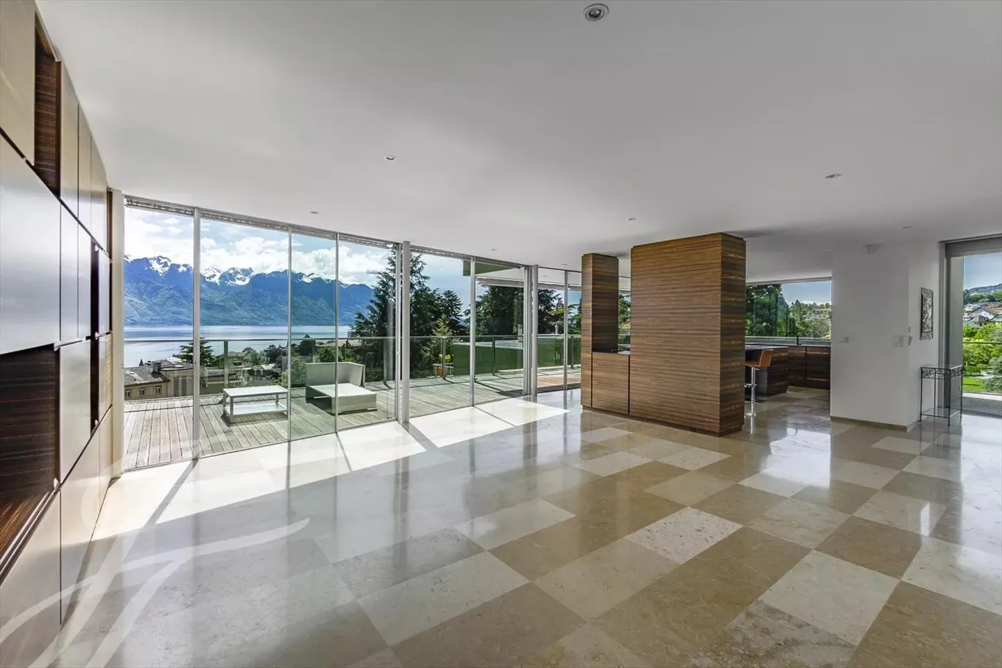 Attico moderno con vista a 360° - Foto 2 di 12