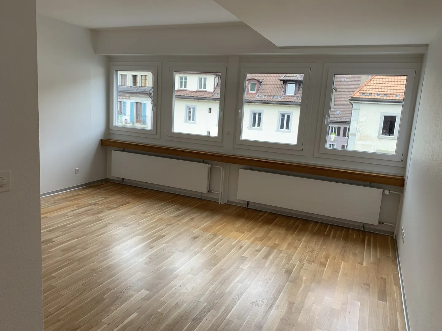 For rent - Bright studio in Locle from 01.03.2026 - Photo 3 of 6