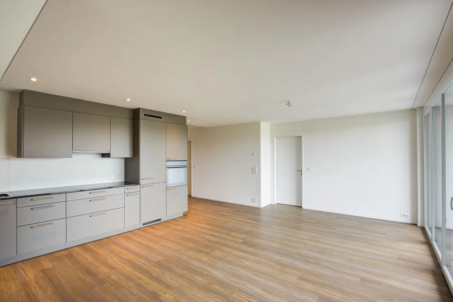 Appartamento mansardato spazioso in una posizione tranquilla - Foto 3 di 12