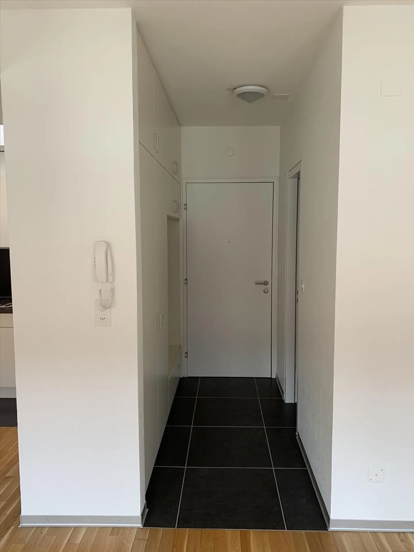 For rent - Bright studio in Locle from 01.03.2026 - Photo 4 of 6