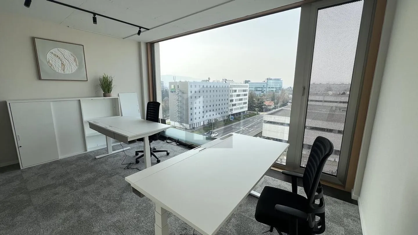 MODERNO, SPAZIOSO E LUMINOSO - Foto 3 di 6