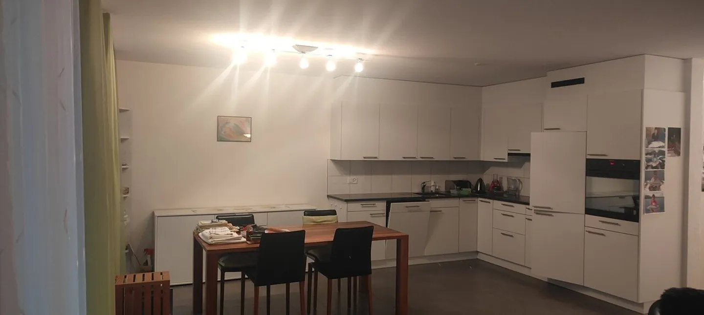 Appartement moderne de 2,5 pièces au rez-de-chaussée avec terrasse de jardin - Photo 4 sur 8