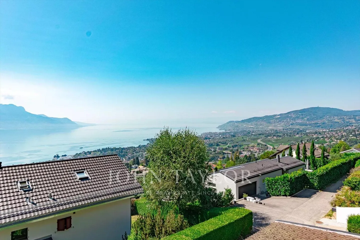 Villa Indipendente con Vista Spettacolare sul Lago - Foto 2 di 9