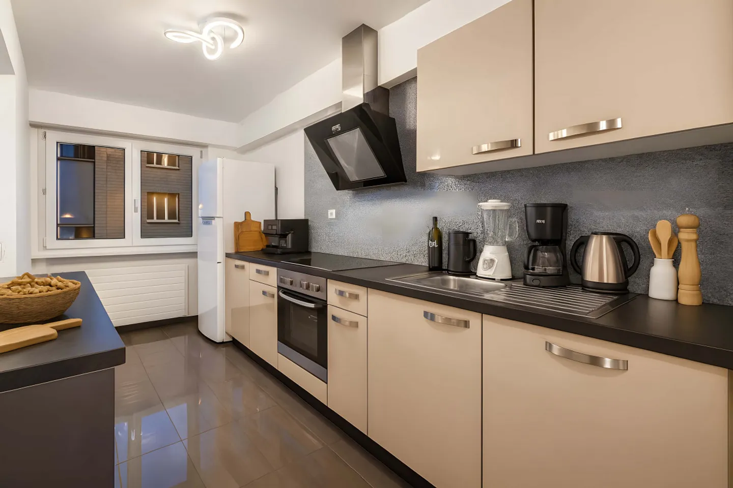 Titel: Wunderschöne 4,5-Zimmer-Wohnung mit Terrasse - Foto 3 von 7
