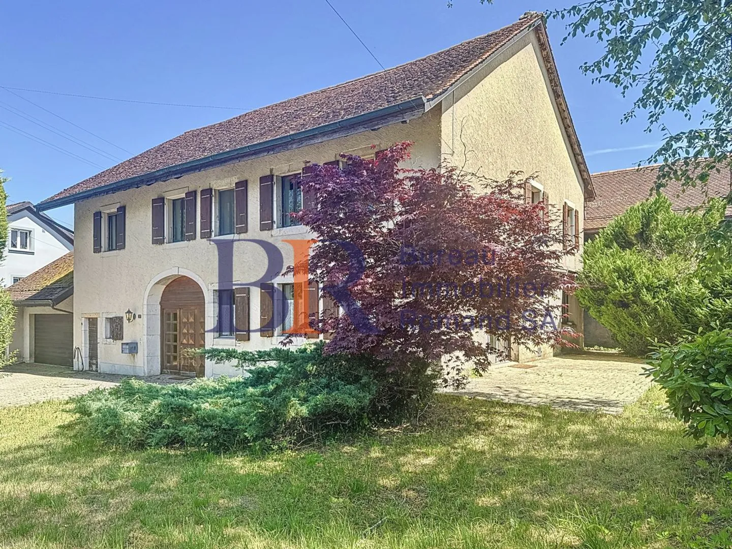 Charming House - Photo 2 of 2