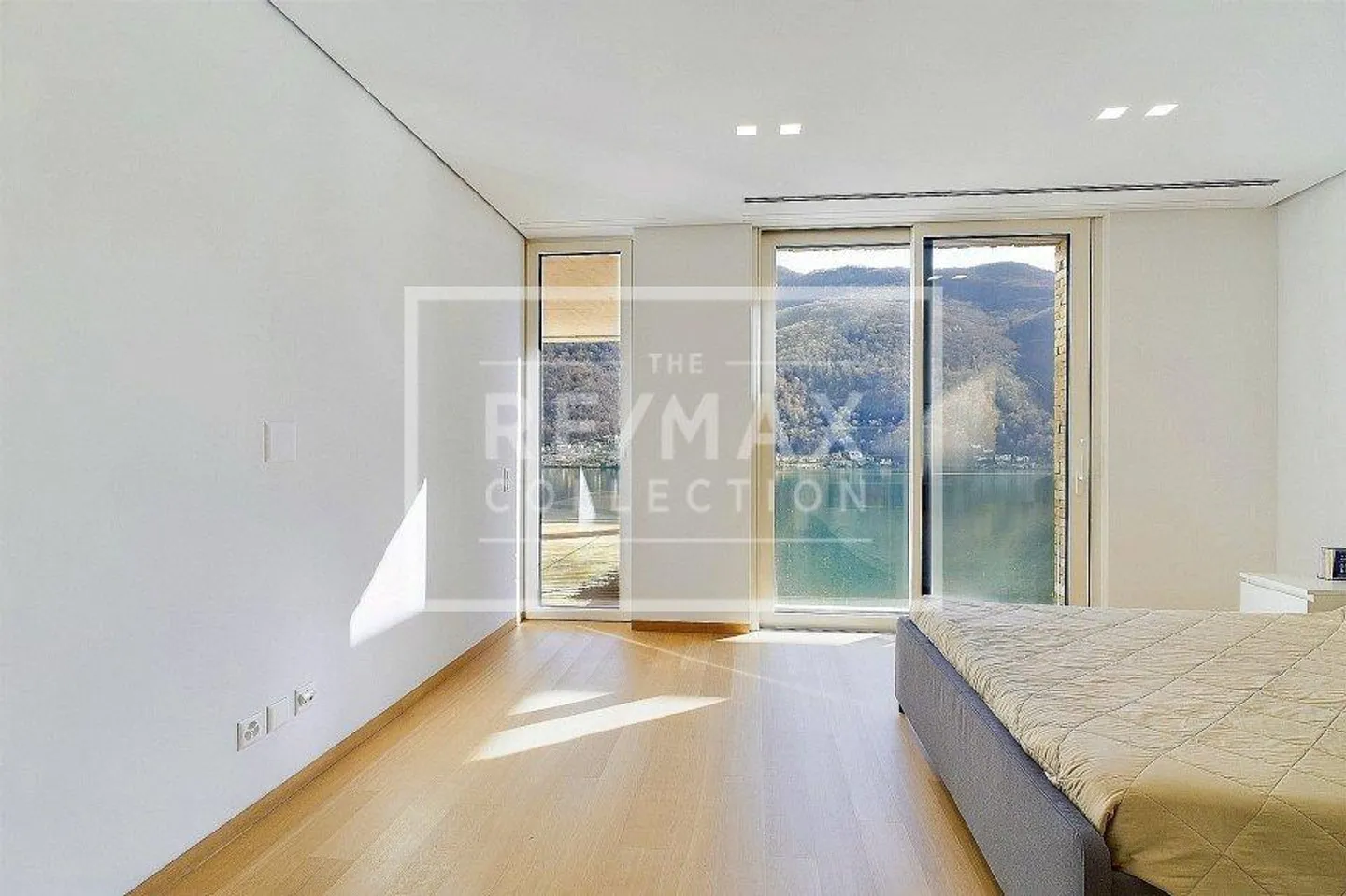 Bijou moderne au bord du lac - Photo 10 sur 13