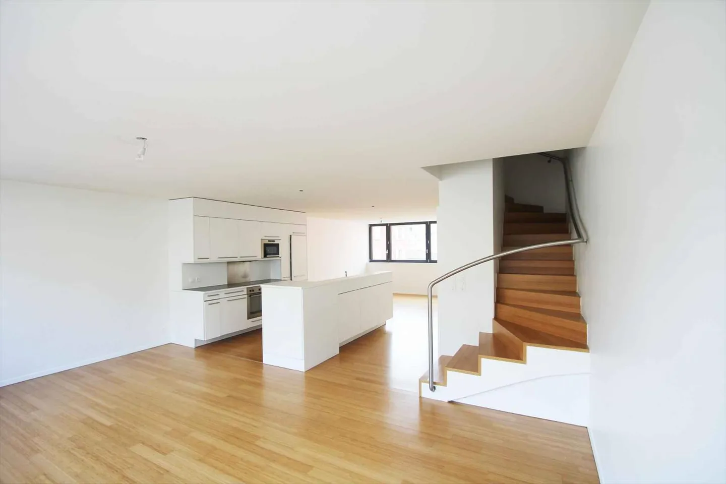 Appartamento 6 locali - Foto 2 di 5