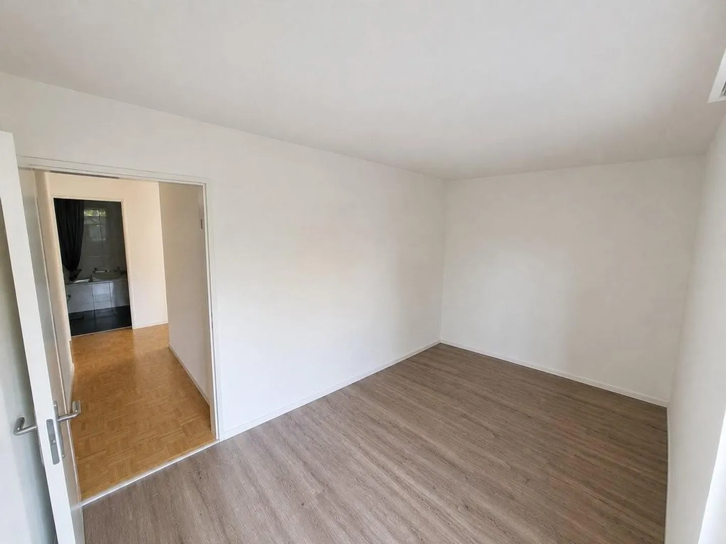 Great and spacious 4.5-room apartment in Orpund! - Photo 9 of 11