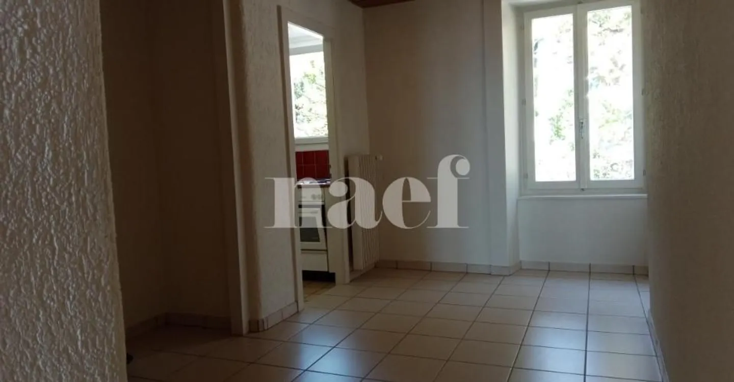 Bel appartamento situato nella parte alta della città. - Foto 5 di 8