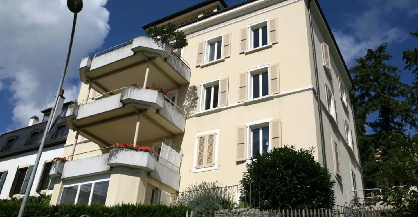 Bel appartamento situato nella parte alta della città. - Foto 1 di 8