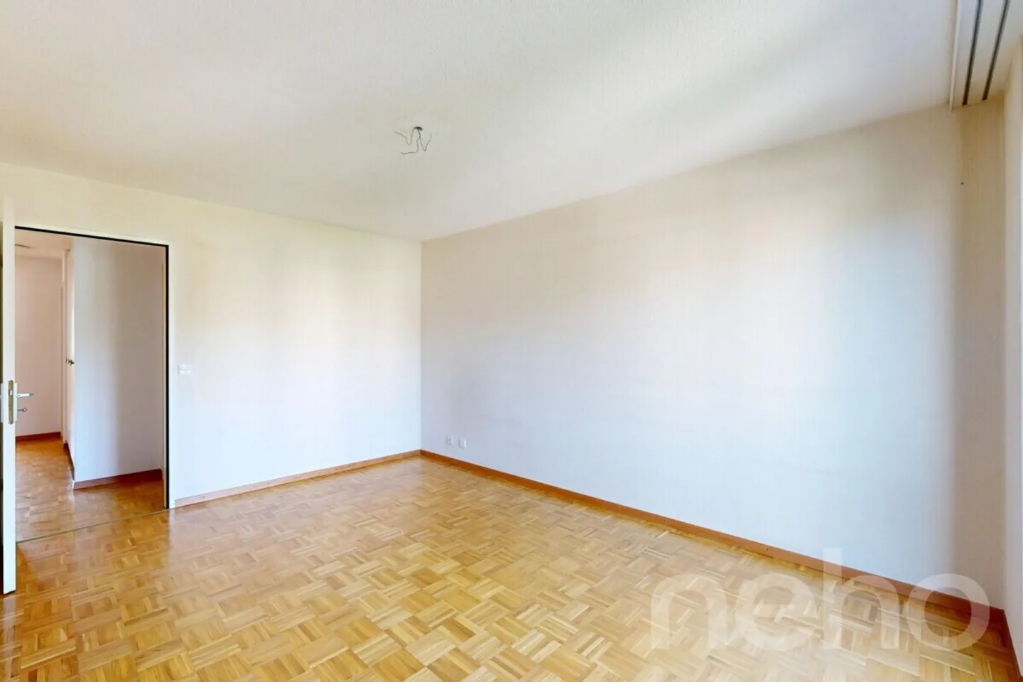 Prilly | Bright apartment with 4.5 rooms and great potential - Photo 8 of 12