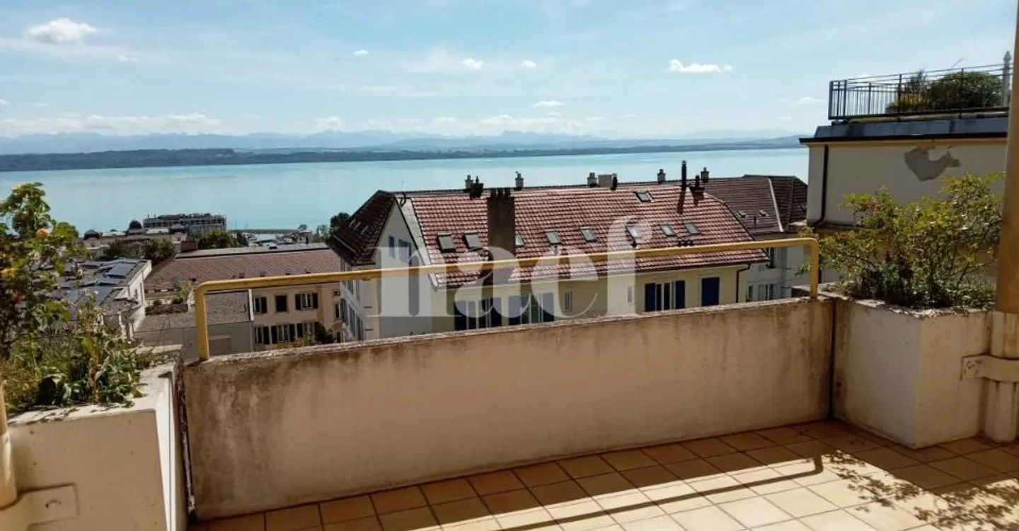 Bel appartamento situato nella parte alta della città. - Foto 7 di 8