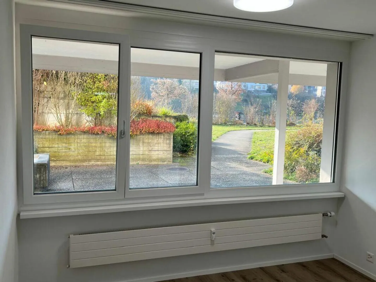 Modernes Studio mit Rheinblick - Foto 3 von 9