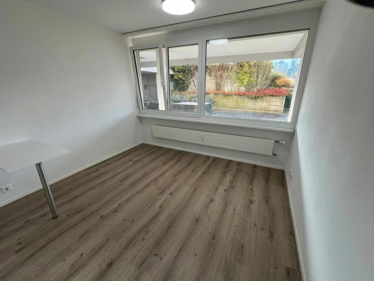 Modernes Studio mit Rheinblick - Foto 2 von 9