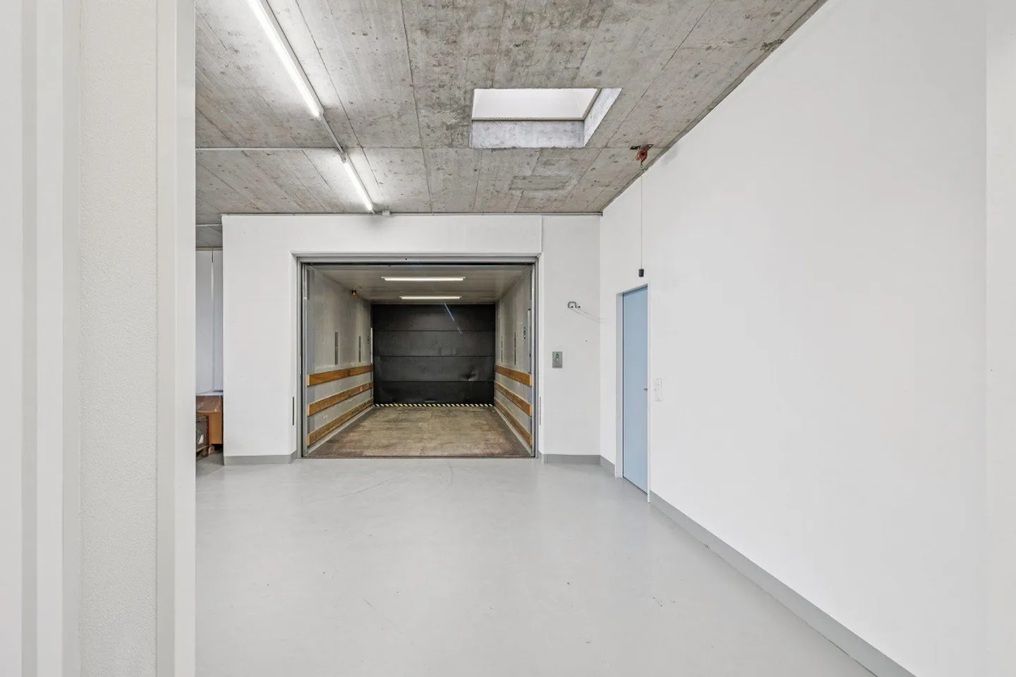 952 m² bezugsbereit ausgebaute Büroräume für CHF 90.00/m²/Jahr - Foto 4 von 13