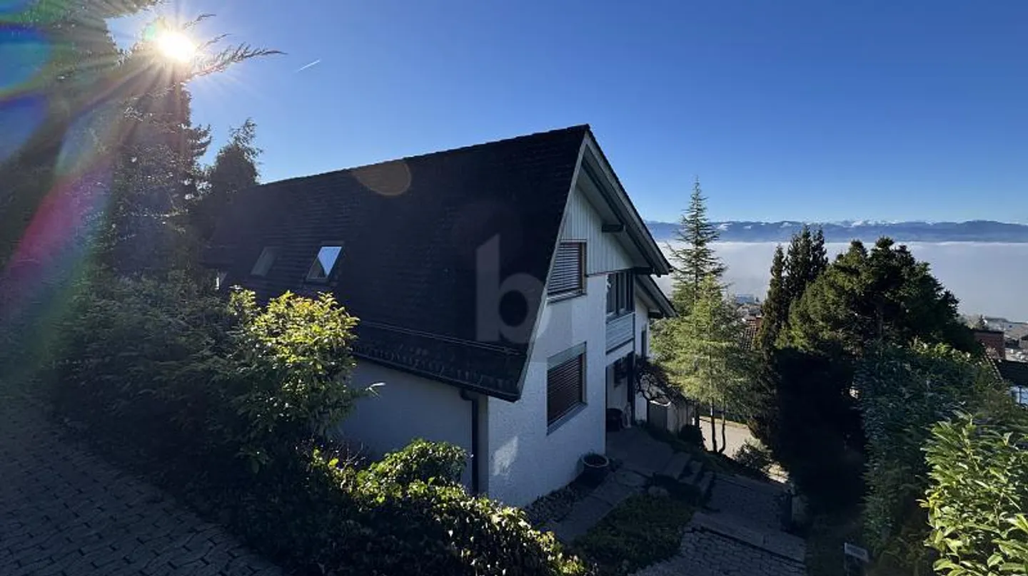 TEMPORAIRE, SPACIEUX ET BAIGNÉ DE SOLEIL - Photo 1 sur 6