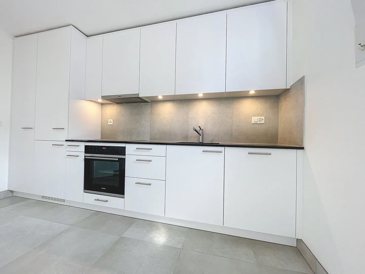 4.5 Room Apartment - Photo 1 of 9