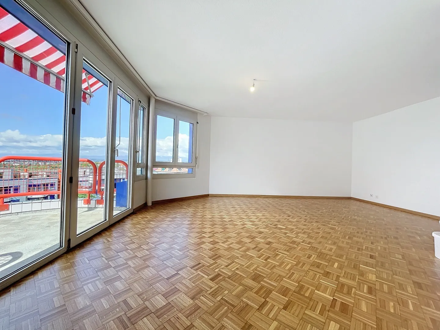 4.5 Room Apartment - Photo 3 of 9