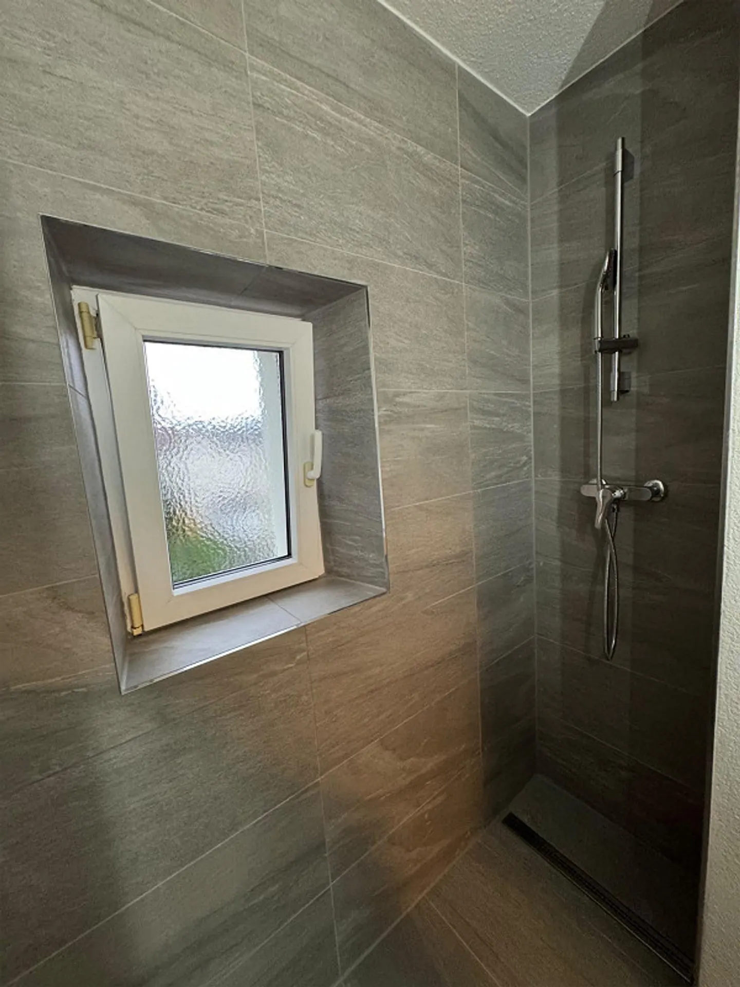 First occupancy after renovation 2-room apartment in Rorschach - Photo 3 of 9