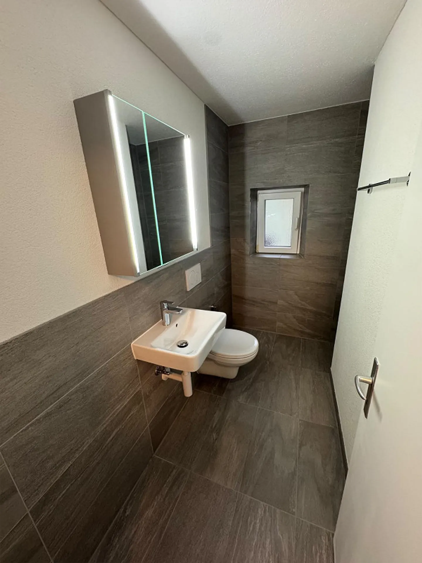 First occupancy after renovation 2-room apartment in Rorschach - Photo 2 of 9