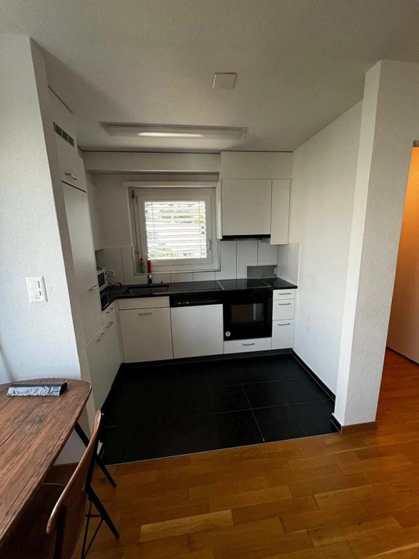 Sunny apartment in a quiet location - Photo 2 of 7